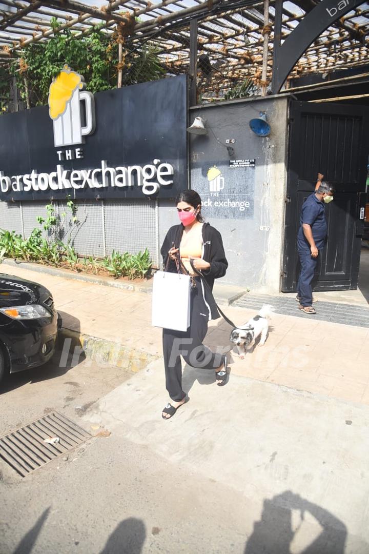 Khushi Kapoor snapped in Juhu