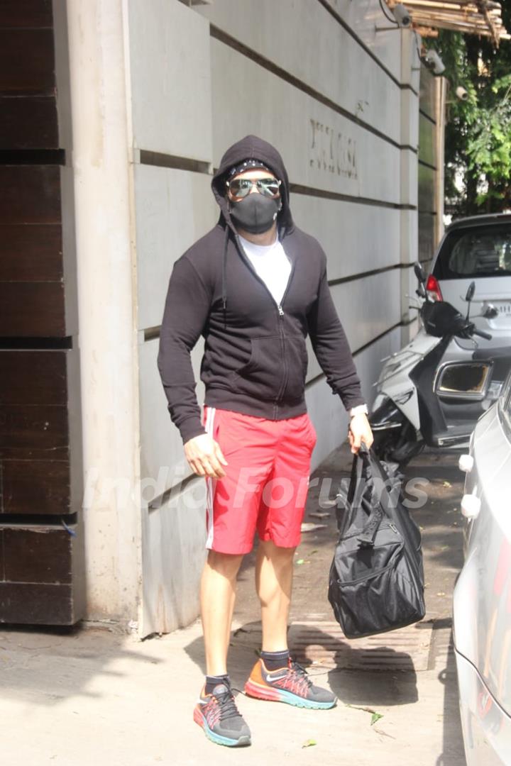 Emraan Hashmi snapped outside gym