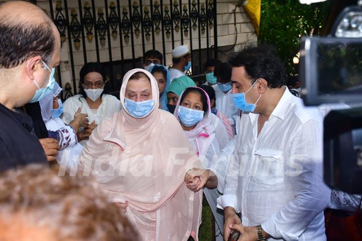 Saira Banu at Dilip Kumar's last rites