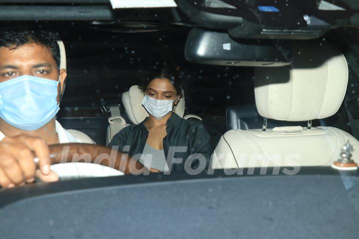 Deepika spotted for shoot at Foodhall