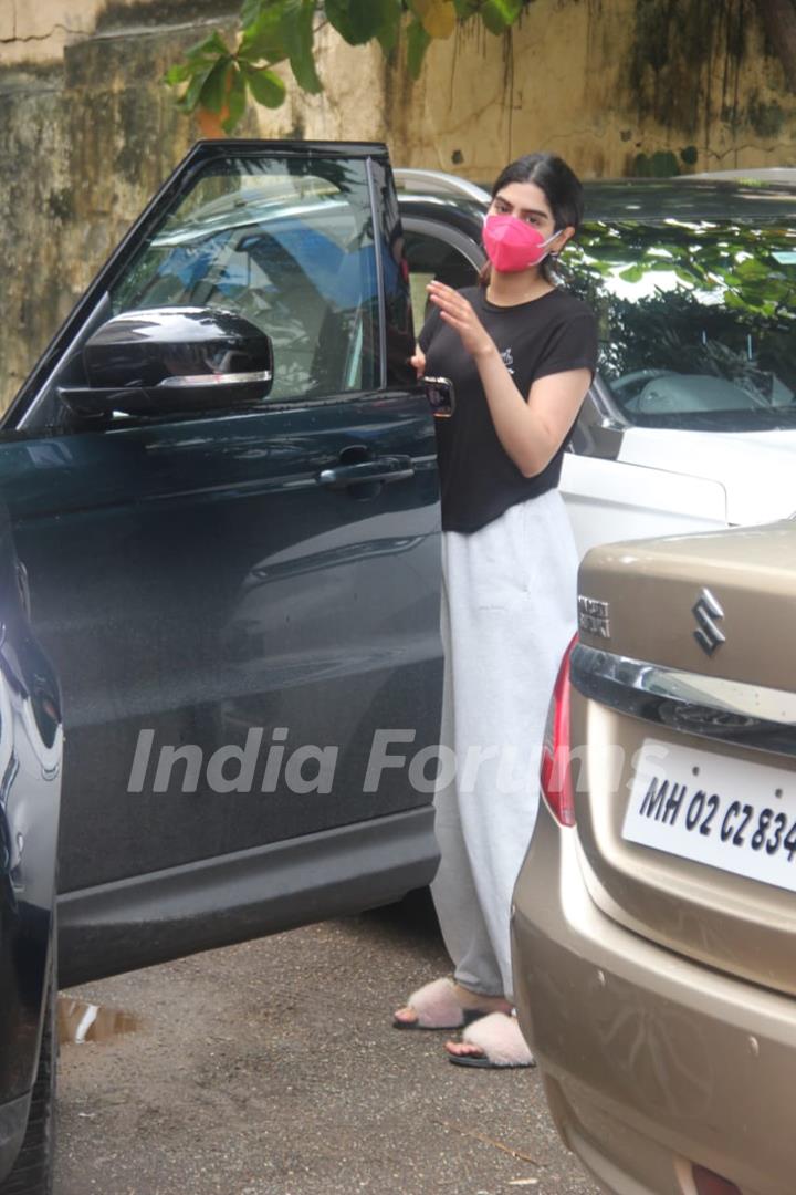 Khushi Kapoor snapped at gym in Santacruz