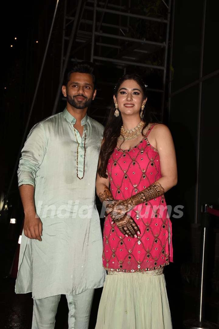 Rahul Vaidya and Disha Parmar greet paps after the Mehendi ceremony