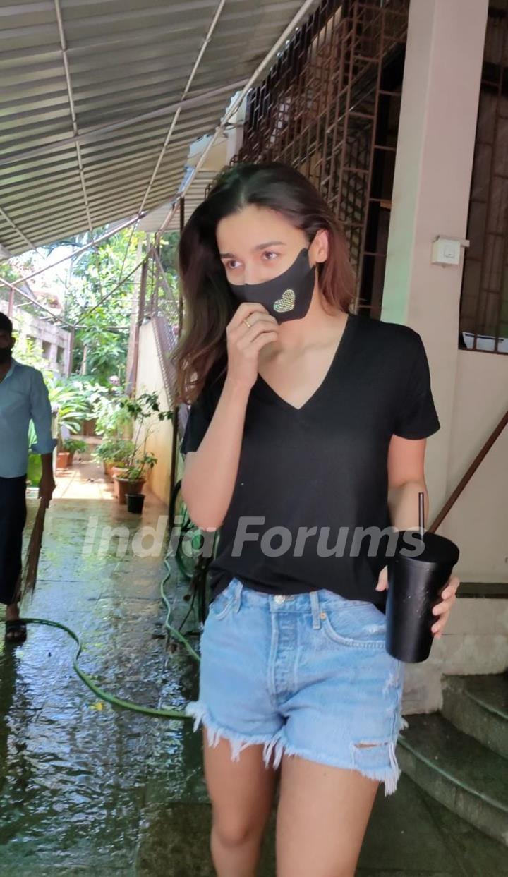 Alia Bhatt snapped at a dubbing studio in Mumbai