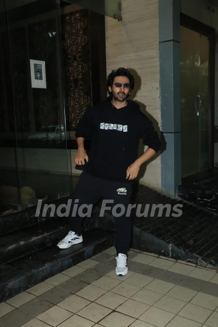 Kartik Aaryan snapped at Rohit Dhawan's office in Juhu