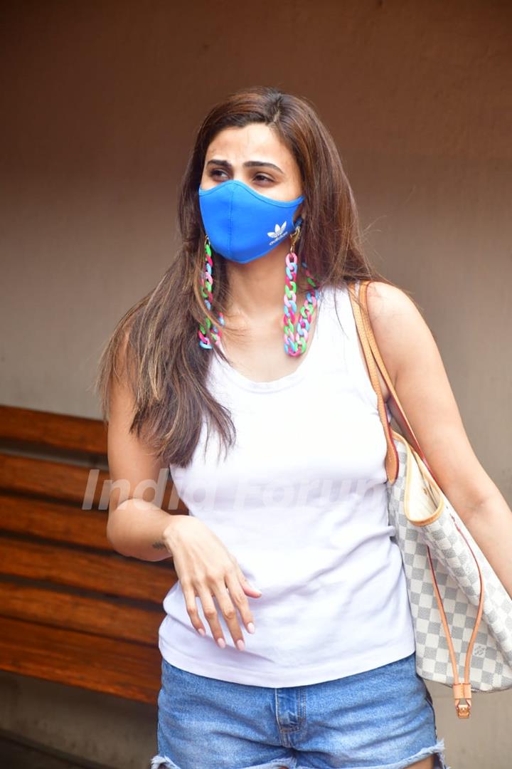 Daisy Shah snapped at pilates 