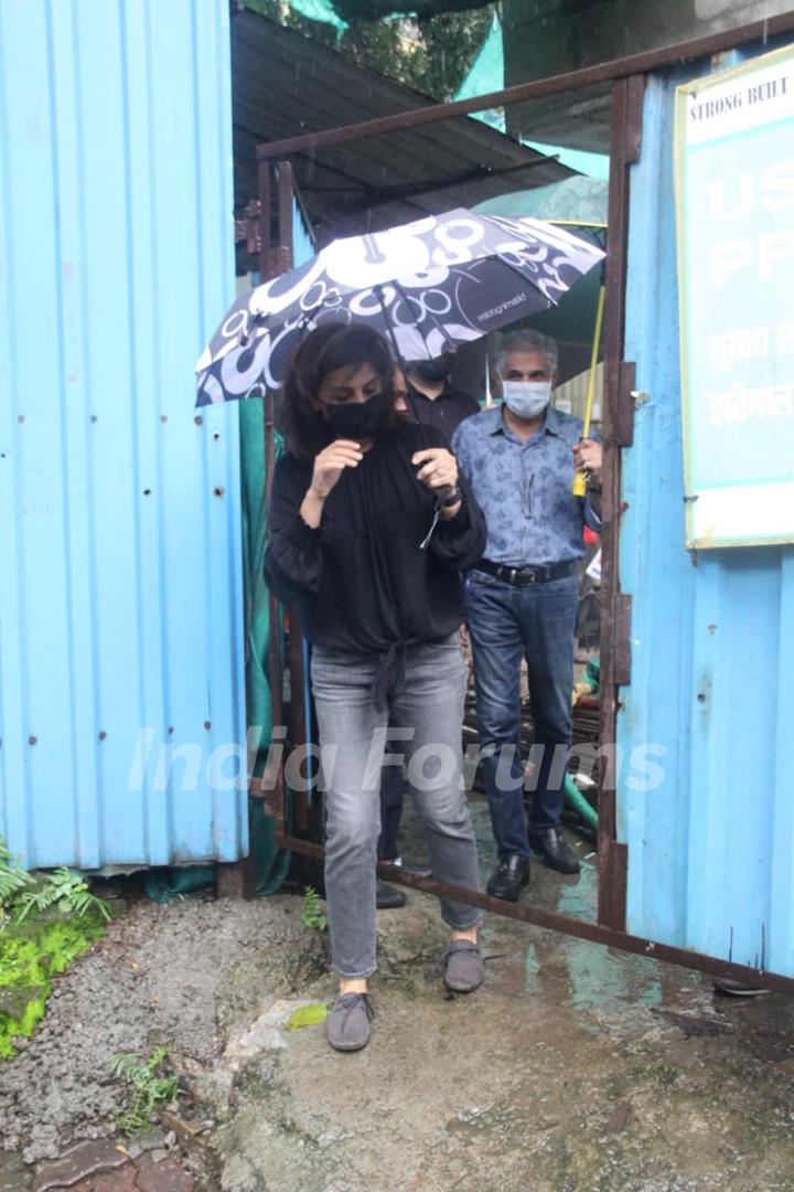 Neetu Kapoor snapped outside her new residence in Bandra