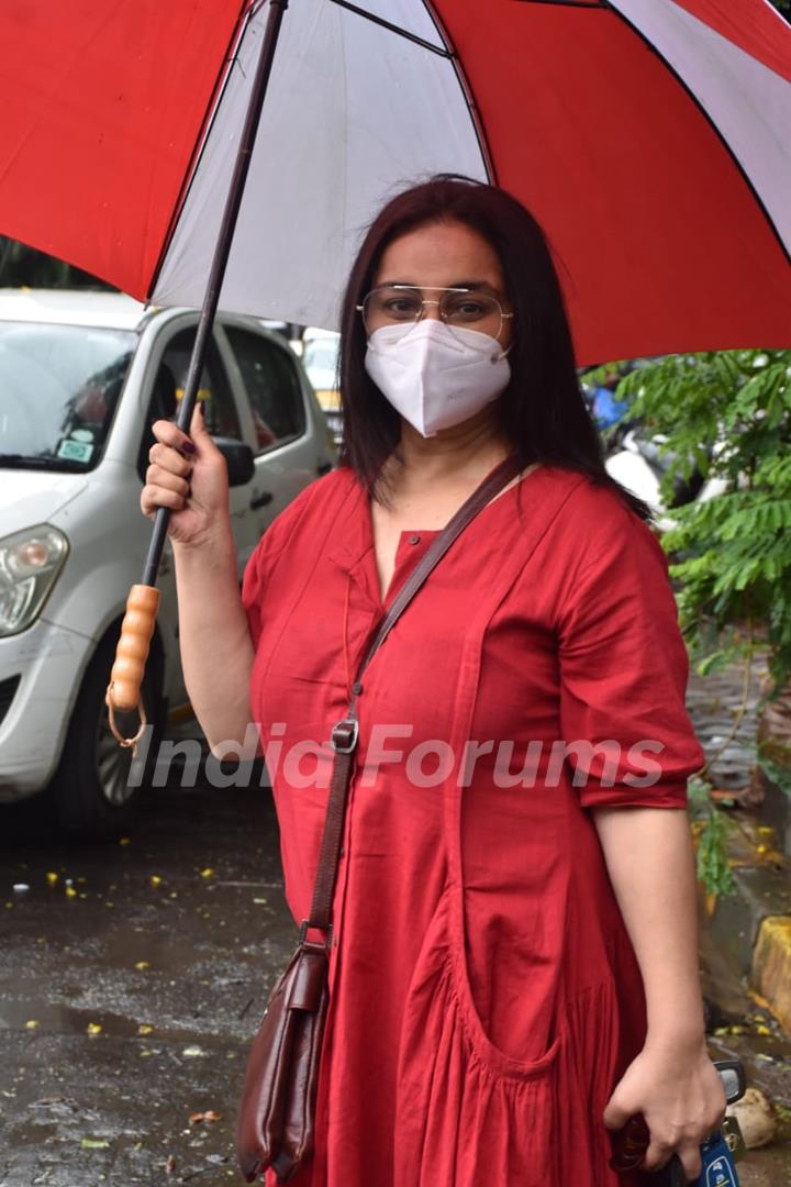 Divya Dutta snapped in Juhu