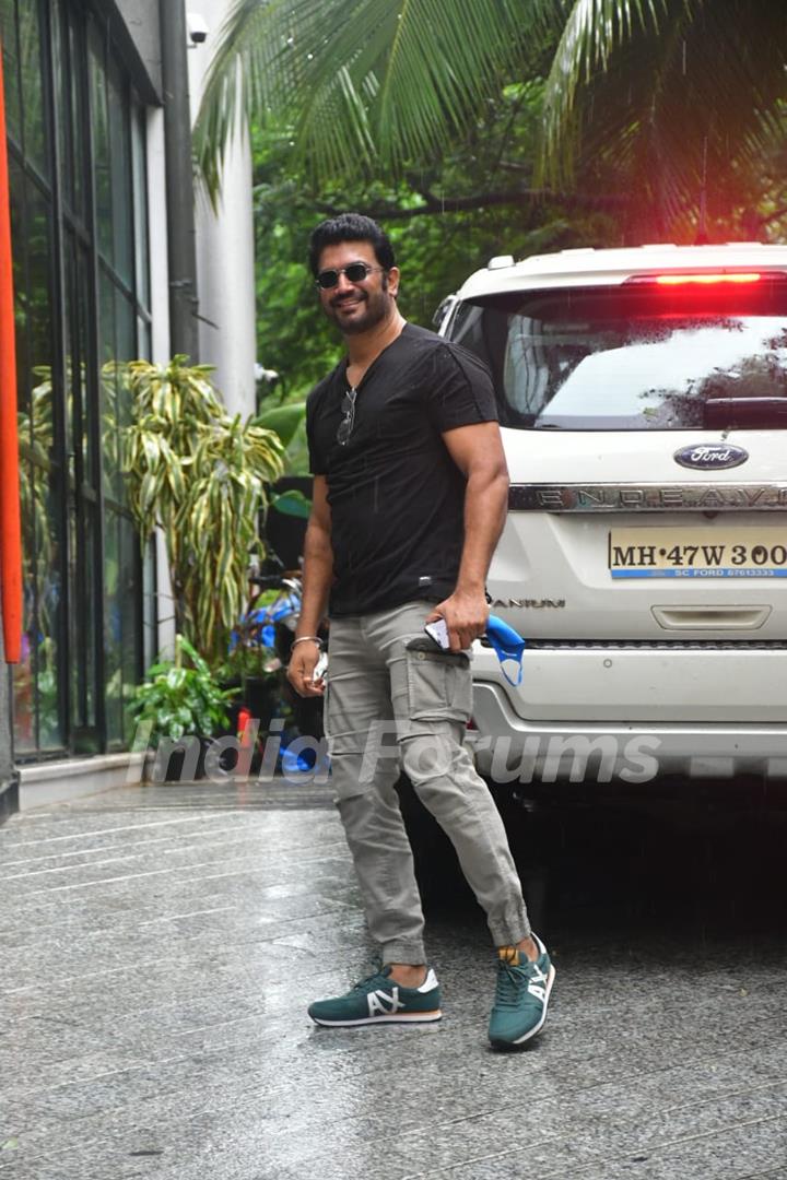 Sharad Kelkar snapped at Maddock films office