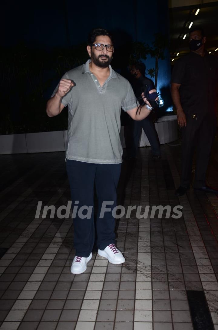 Kriti Sanon, Arshad Warsi and Jacqueline Fernandez snapped at Sajid Nadiadwala office!