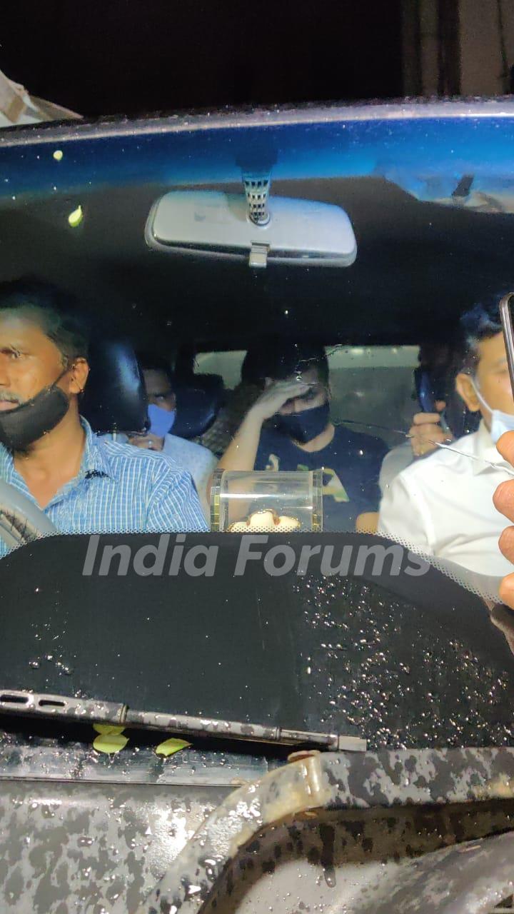 CBI officials raid Raj Kundra's residence!