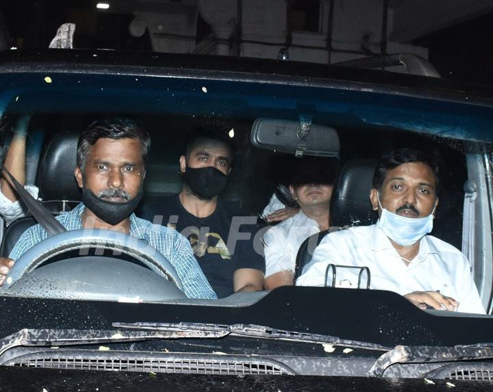 CBI officials raid Raj Kundra's residence!