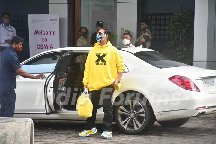 Karan Johar snapped at Kalina airport