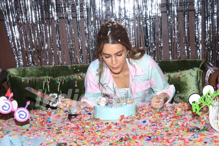 Kriti Sanon snapped at her pre-birthday celebrations