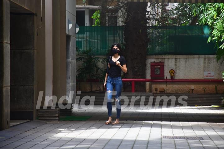 Anjini Dhawan spotted in Bandra