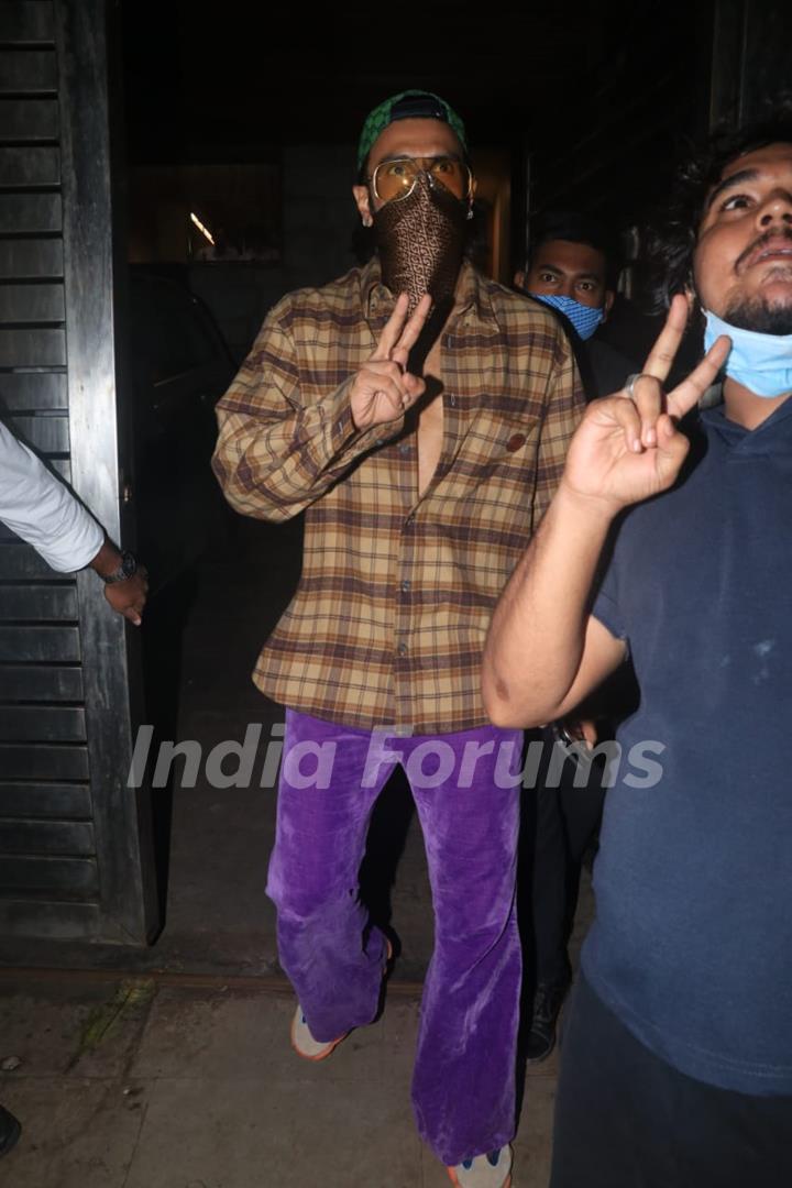 Ranveer Singh snapped at Zoya Akhtar house on Wednesday