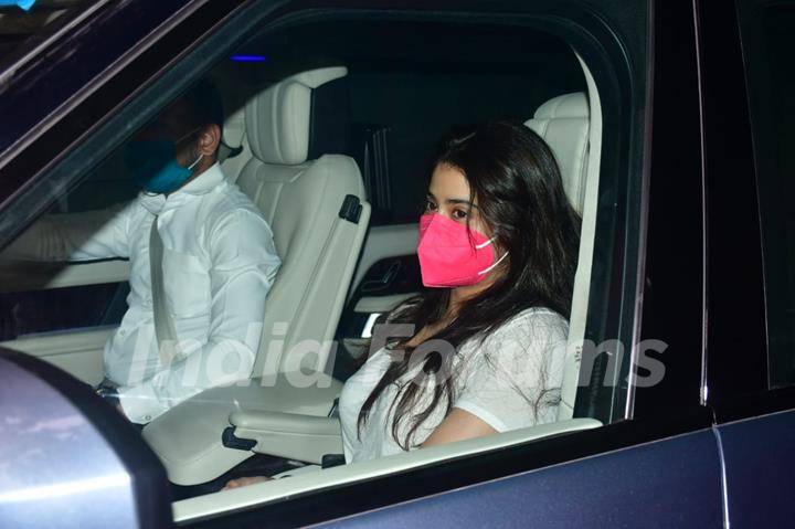 Janhvi Kapoor snapped at a clinic