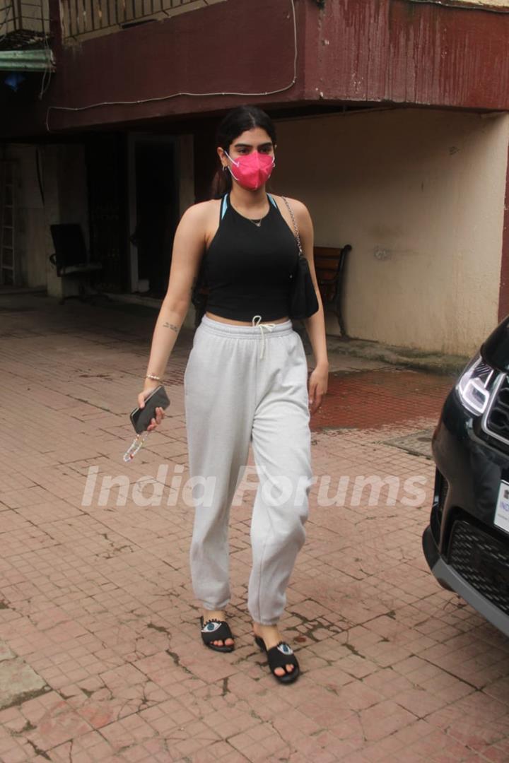 Khushi Kapoor spotted at pilates Photo