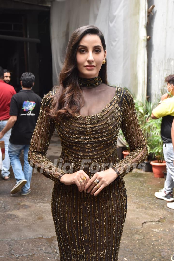 Nora Fatehi poses on the sets of Dance Deewane