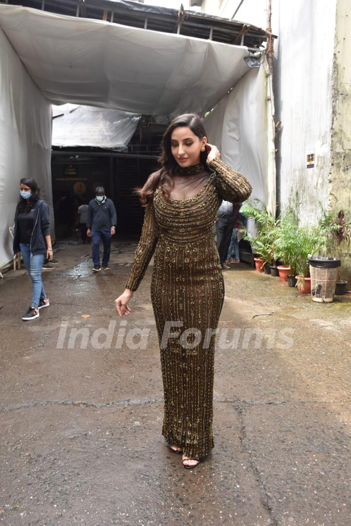 Nora Fatehi poses on the sets of Dance Deewane