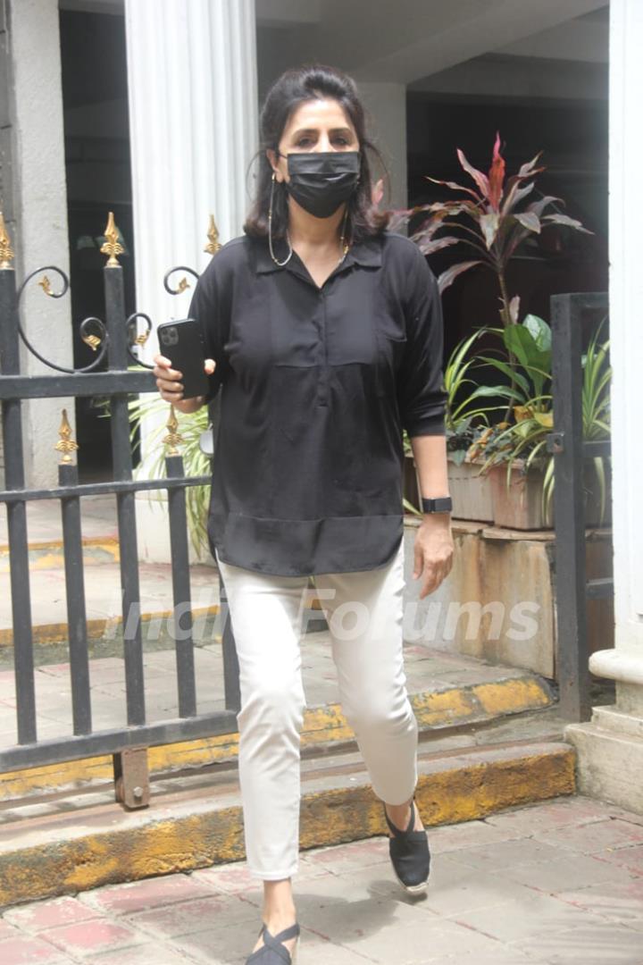 Neetu Kapoor snapped at a dental clinic in Bandra