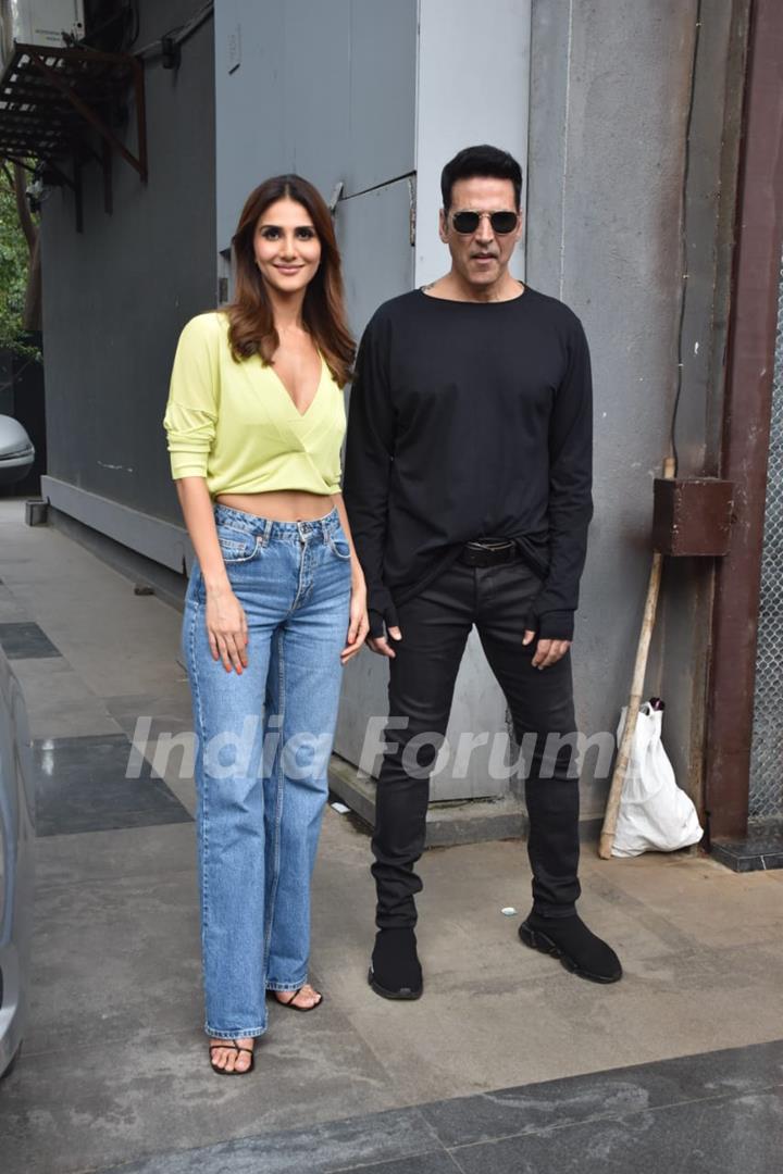 Vaani Kapoor and Akshay Kumar snapped at the promotions of Bell Bottom