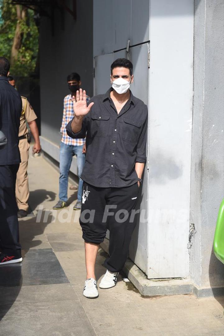 Akshay Kumar snapped at Pooja Entertainment office in Juhu