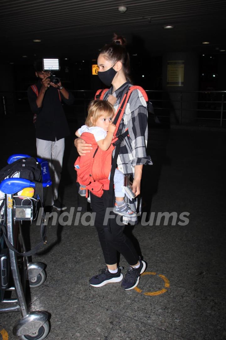 Kalki Koechlin snapped arriving in Mumbai with her daughter Sappho