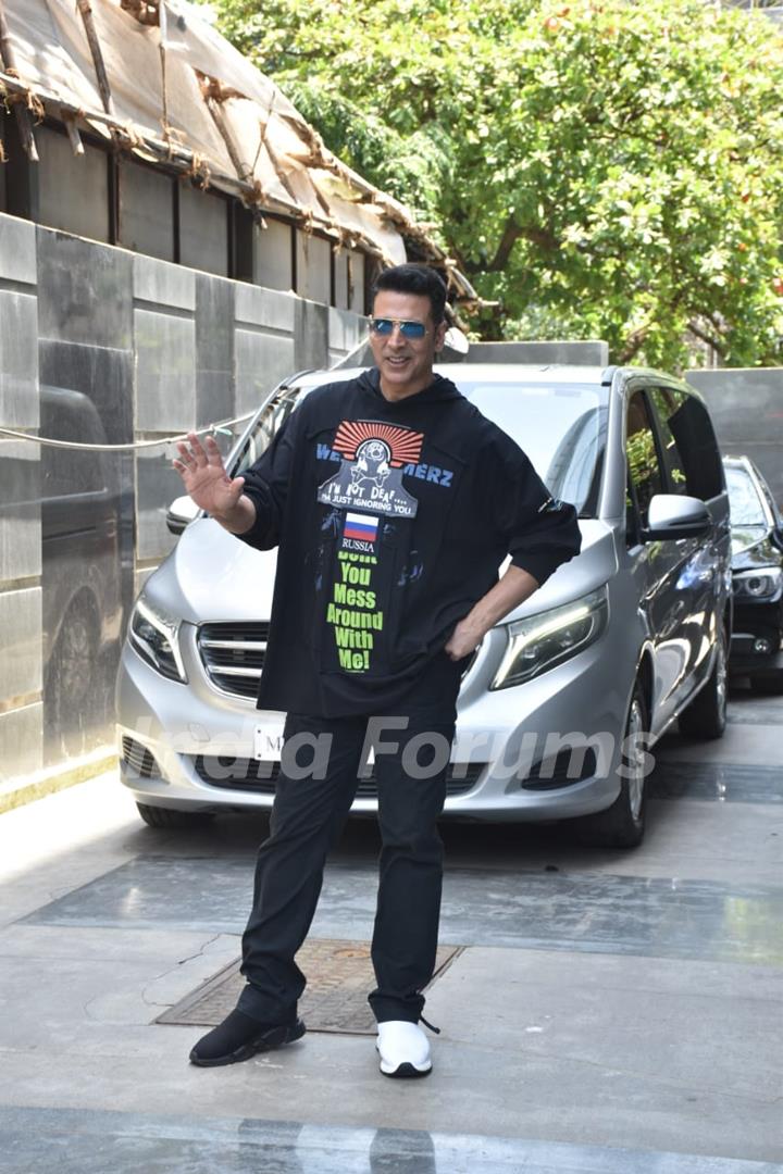 Akshay Kumar snapped at the promotions of Bell Bottom