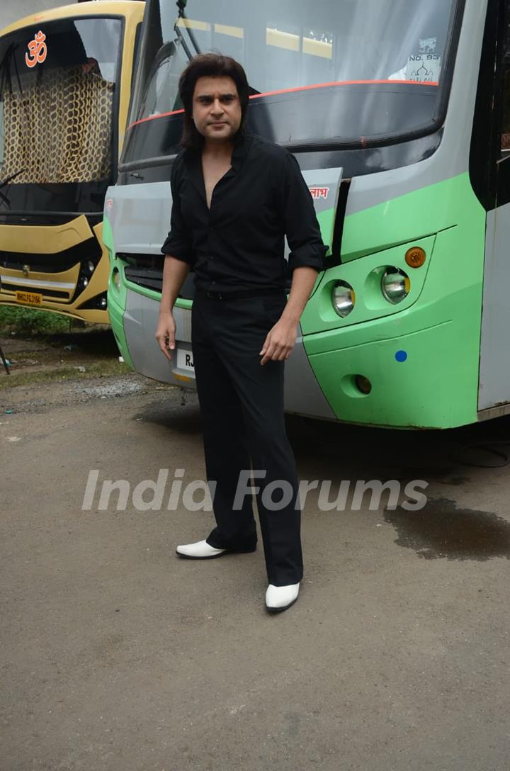 Krushna Abhishek snapped on the sets of The Kapil Sharma Show