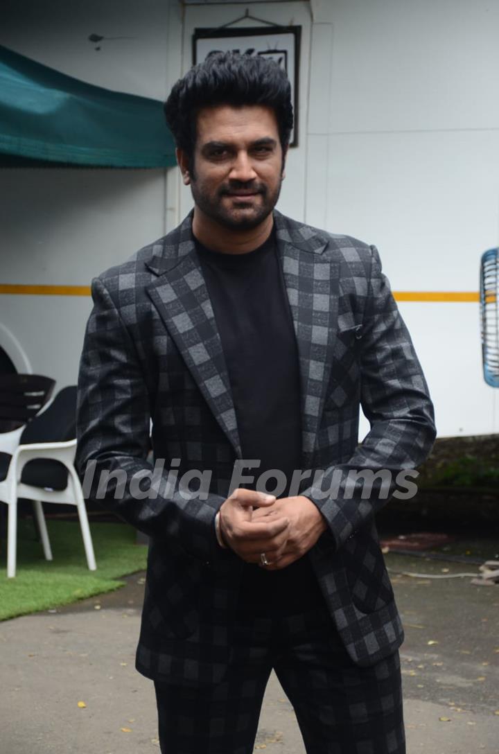 Sharad Kelkar visits the sets of The Kapil Sharma Show for for the promotions of 'Bhuj: The Pride Of India'