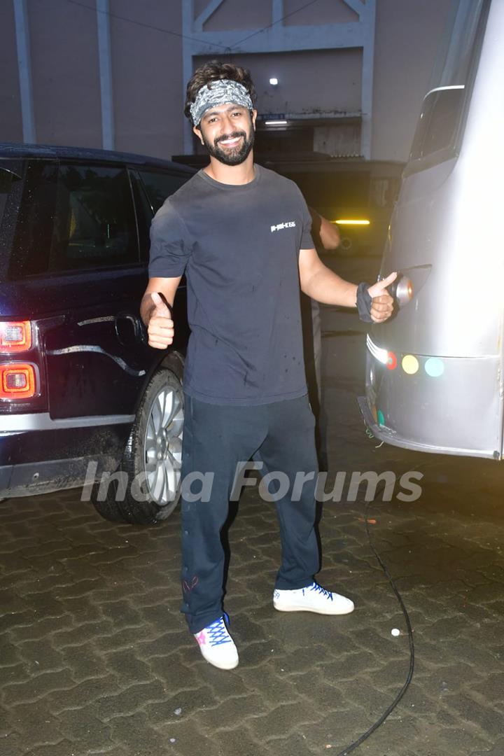 Vicky Kaushal snapped at Mehboob Studio, Bandra