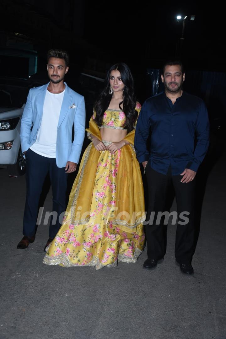 Salman Khan, Aayush Sharma and Mahima Makwan