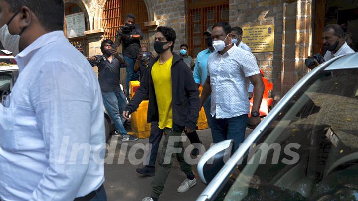 Aryan Khan and Arbaaz Merchant spotted at NCB office