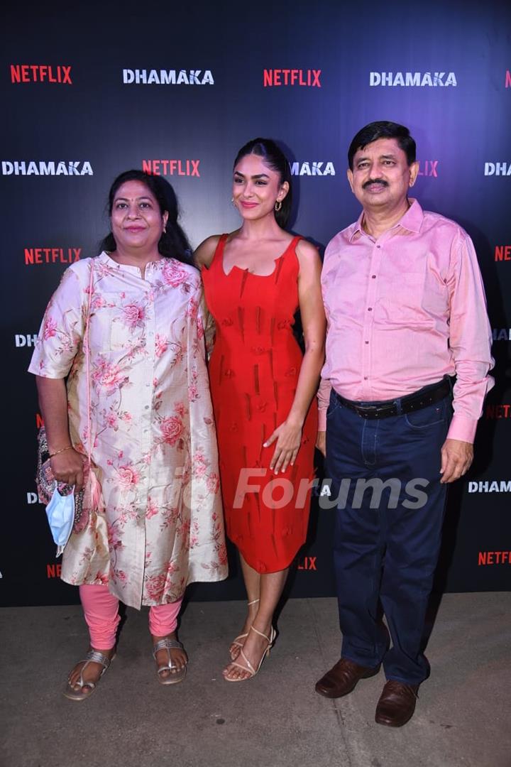 Bollywood celebrities spotted at Dhamaka Screening 