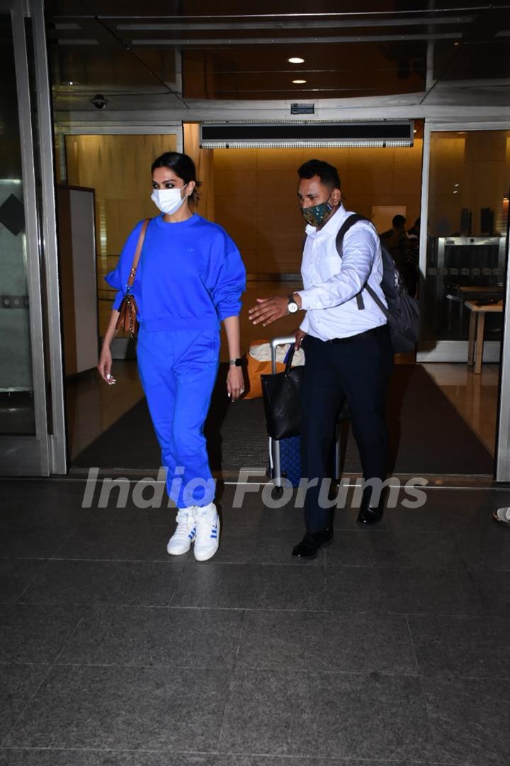 Deepika Padukone spotted at the airport