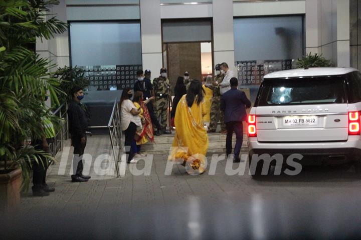 Katrina kaif and Vicky Kaushal spotted at Kalina airport 