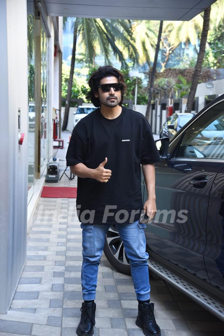 Gurmeet Chaudhary spotted at T-series office