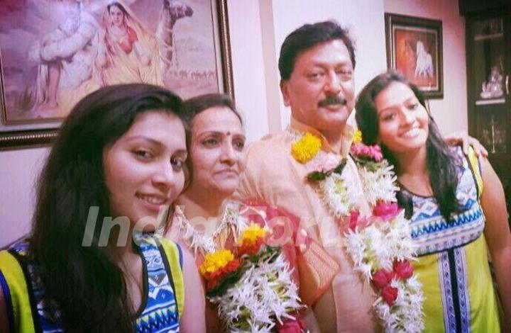 Shakti Singh with his wife and daughters