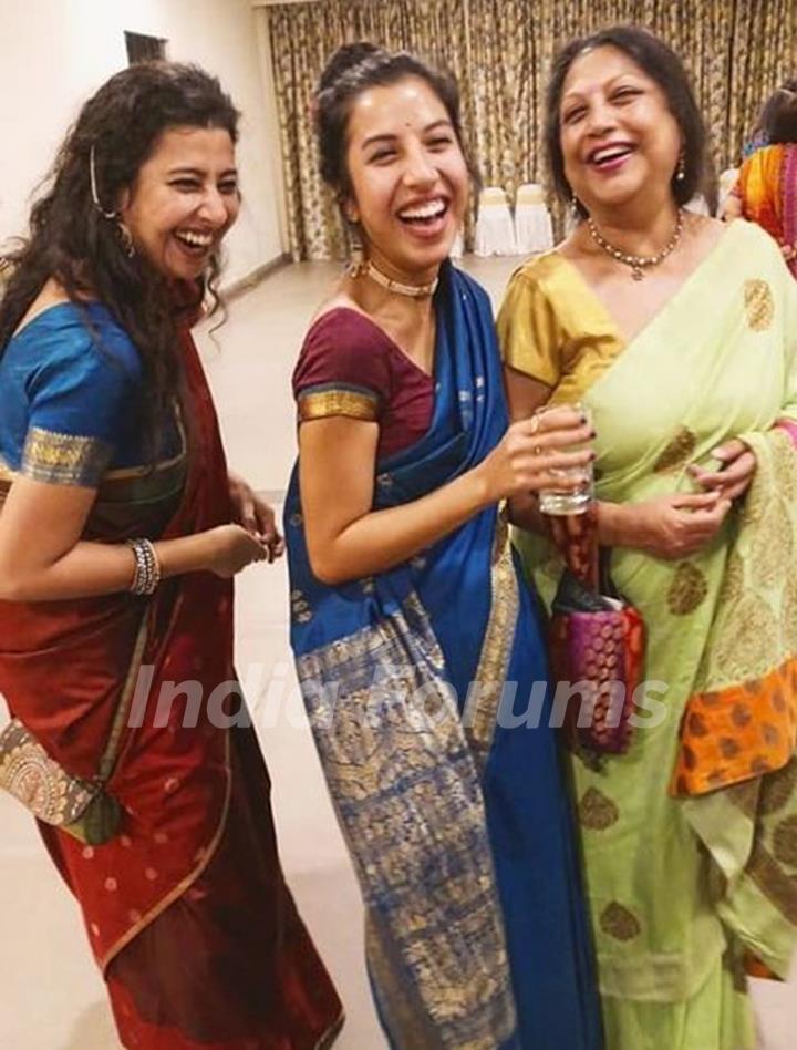 Niharika Lyra Dutt with her mother and sister