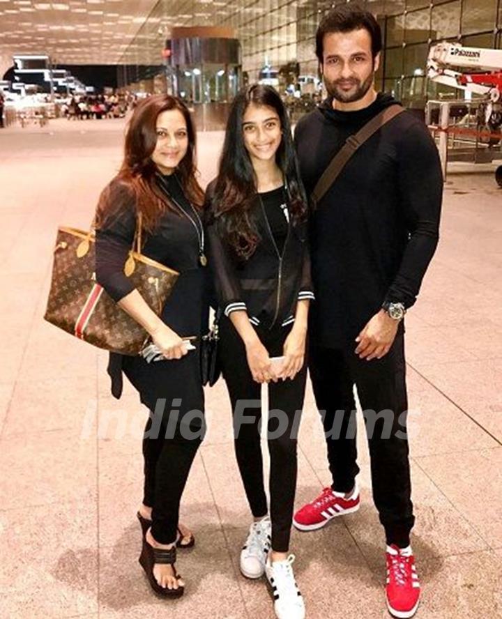 Manasi Joshi Roy with her husband Rohit Roy and daughter Kiara Bose Roy