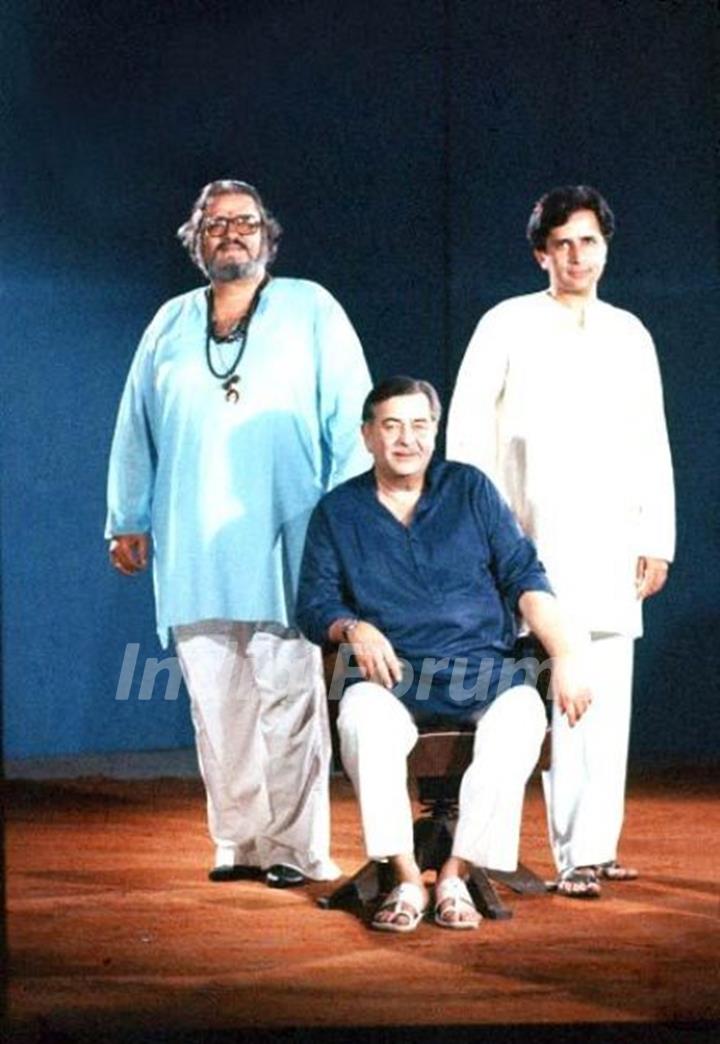 Shashi Kapoor (right) with his brothers Raj Kapoor (centre) and Shammi Kapoor (left)