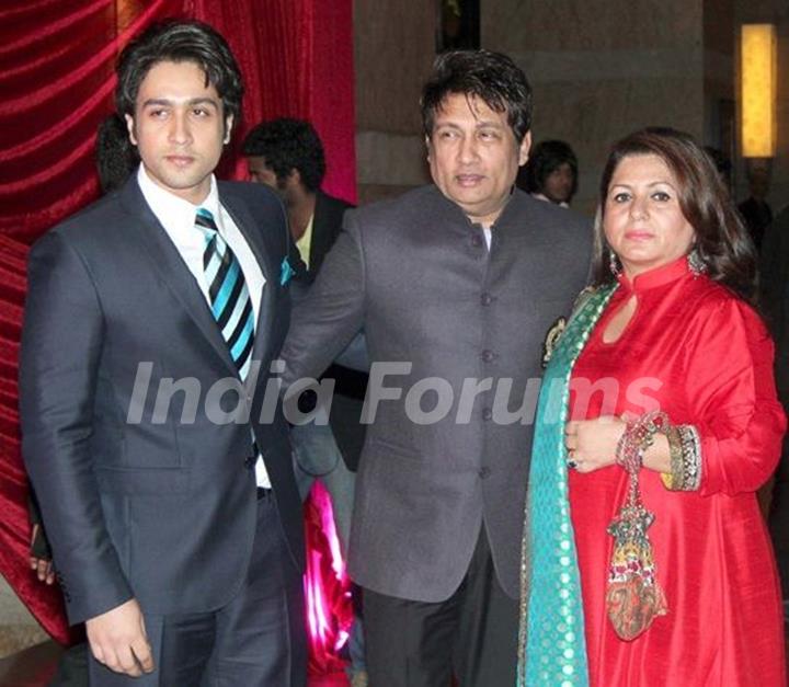 Shekhar Suman with his wife and son