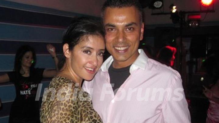 Manisha-Koirala partying with Samrat-Dahal