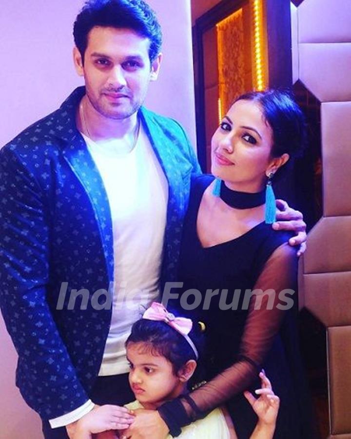 Vishal Nayak with his wife and daughter