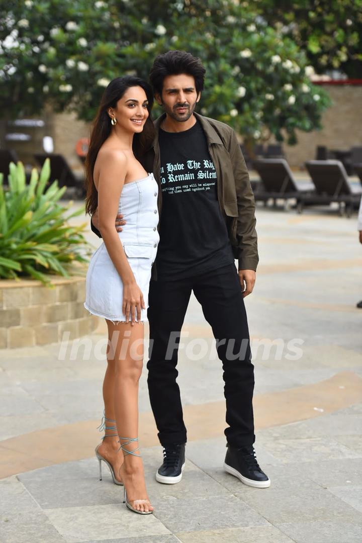 Kartik Aaryan and Kiara Advani spotted promoting their upcoming film Bhool Bhulaiyaa 2