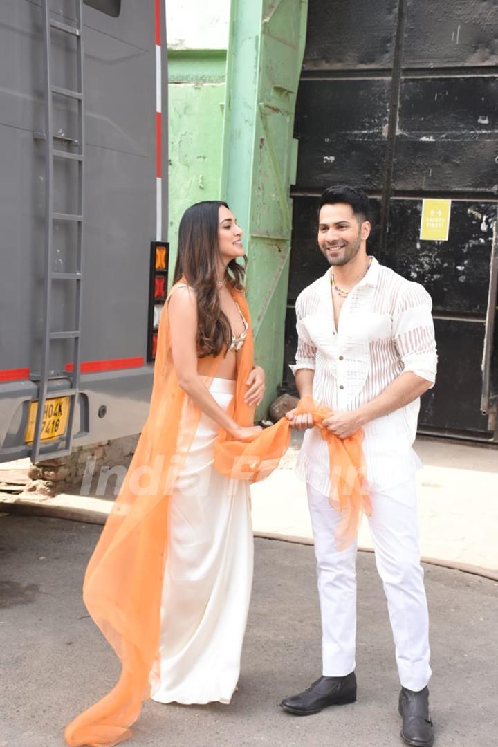 Varun Dhawan,Kiara Advani, Anil Kapoor and Neetu Kapoor spotted promoting their upcoming film ‘jug jug jeeyo’