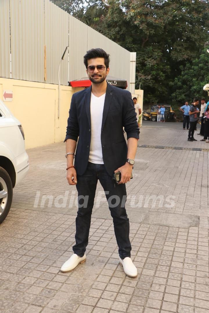 Raqesh Bapat spotted at Juhu PVR