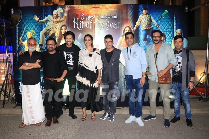 Kartik Aaryan, Tabu, Sanjay Mishra, Bhushan Kumar, Krishan Kumar, Anees Bazmee, Milind Gunaji poses at Bhool Bhulaiyaa 2 success party  