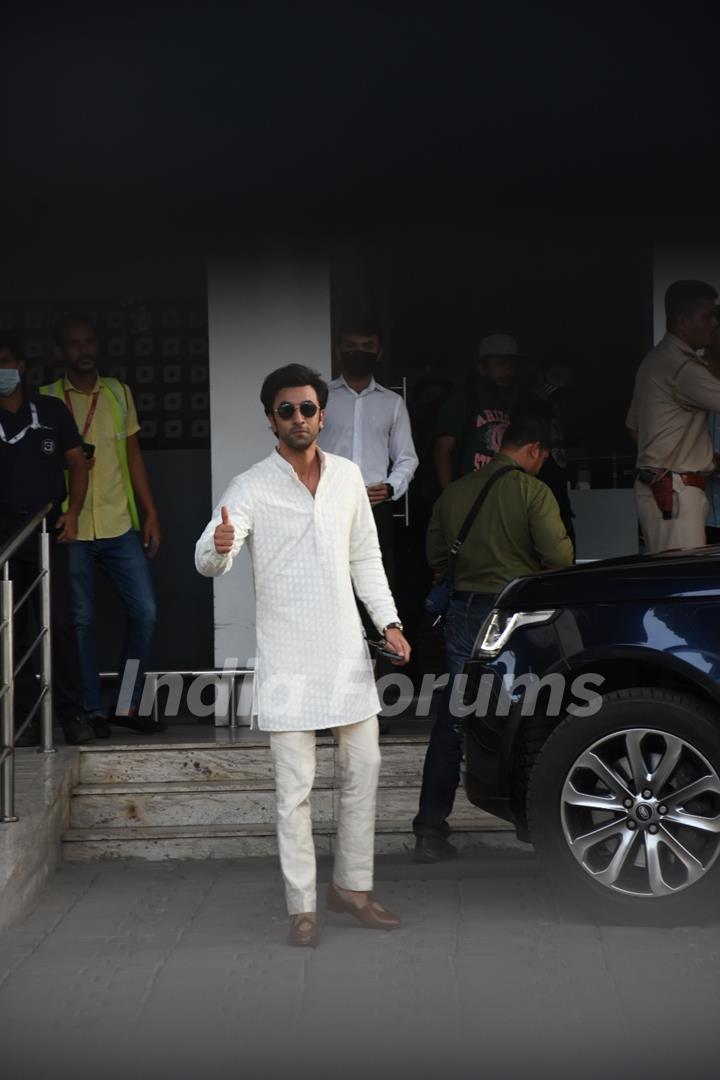 Ranbir Kapoor spotted at airport 