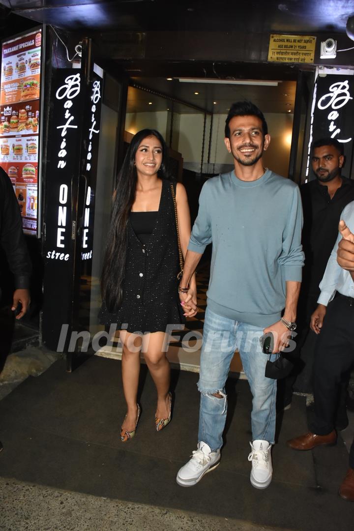 Yuzi Chahal and wife Dhanashree spotted in Bnadra 